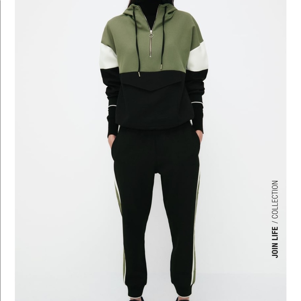 Side stripe jogging pants